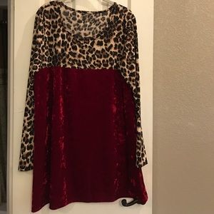 Crushed velvet/sheer fabric leopard print top.